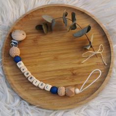 Attache sucette en bois camel et bleu nuit (personnalisable)