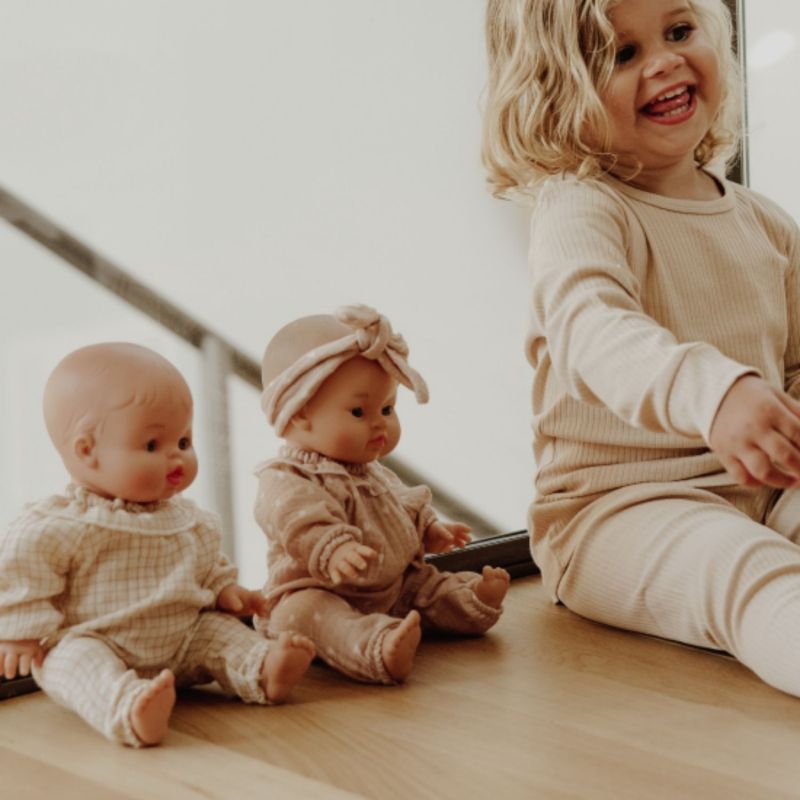 Tenue pour poupée Petits Carreaux (avec col) Atelier Wagram Ambiance 4