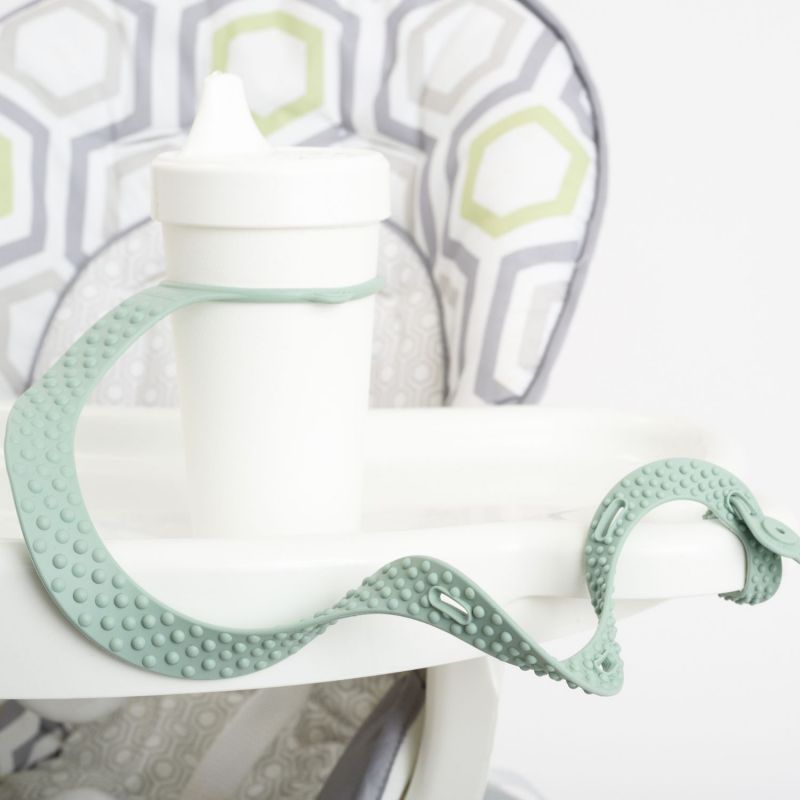 Attache-biberon et gourde sippigrip silicone Vert clair Infantino Ambiance 6