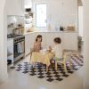 Tapis lavable Kitchen Tiles gris foncé (120 x 160 cm)  par Lorena Canals