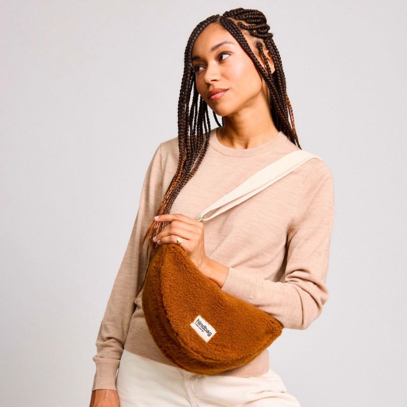 Sac banane Andrea Teddy Brun Hindbag Ambiance 2
