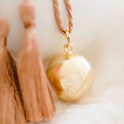 bola de grossesse aimée cordon blush (or jaune 18 carats)