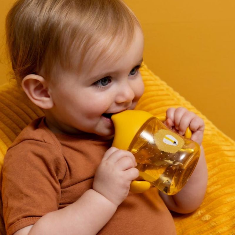 Tasse d'apprentissage avec poignées Mr. Lion Trixie Ambiance 2