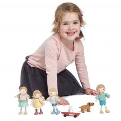 Poupée Edward avec skateboard