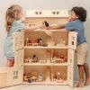 Grande Maison de poupée Victorienne en bois sur 4 niveaux Plan Toys Ambiance 1