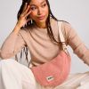 Sac banane Andrea Teddy Rose poudrée Hindbag Ambiance 3