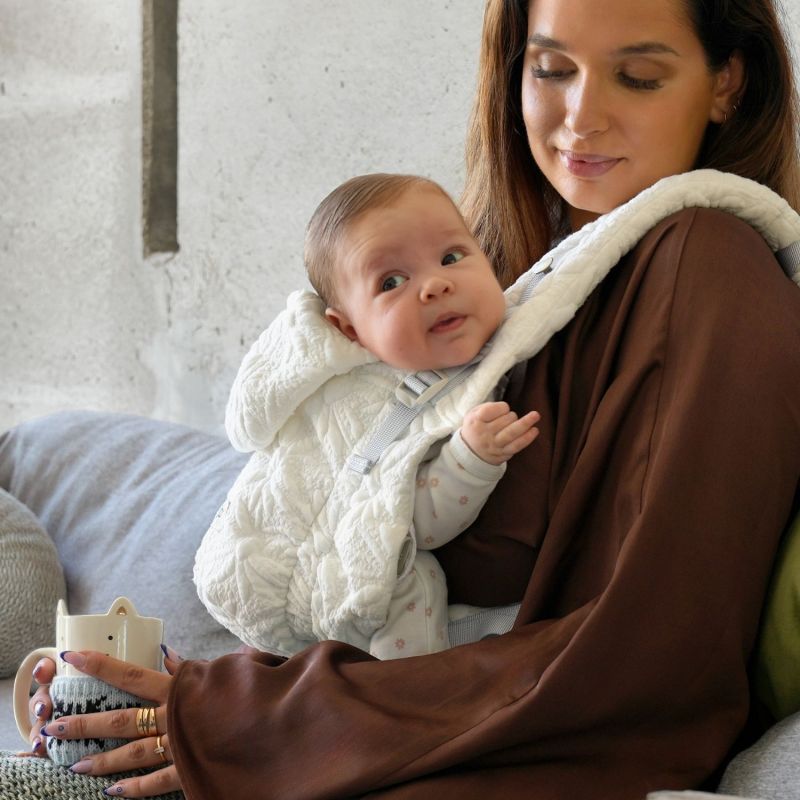 Porte bébé HoodieCarrier 2 Blossom Love Radius Ambiance 4