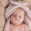 Sucette orthodontique en silicone Binky Bow Misty Pink (3 mois et +) Elodie Details Ambiance 5
