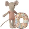 Souris de plage avec bouée Petite sœur Fleurs Maileg Produit 1