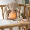 Peluche veilleuse Sleepy Teddy Lapin Beige Nattou Ambiance 5