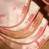 Lot de 5 bavoirs imperméables Miffy Moments Silk Rose Jollein Ambiance 7
