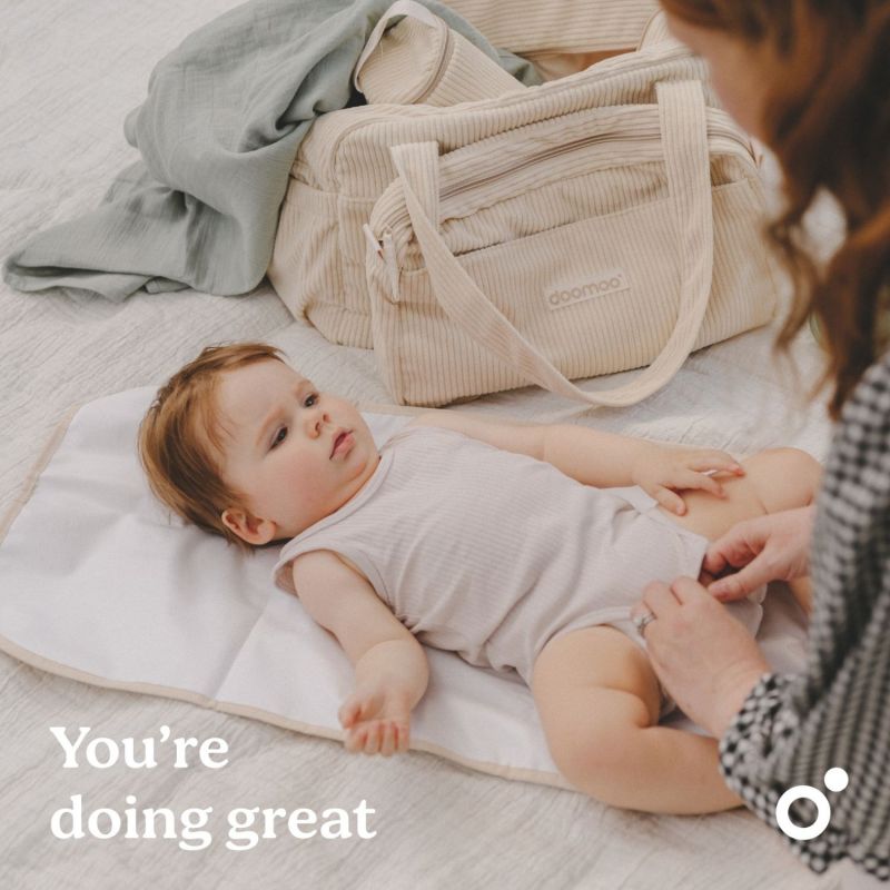 Sac à langer Fluffy Corduroy Beige Doomoo Ambiance 2