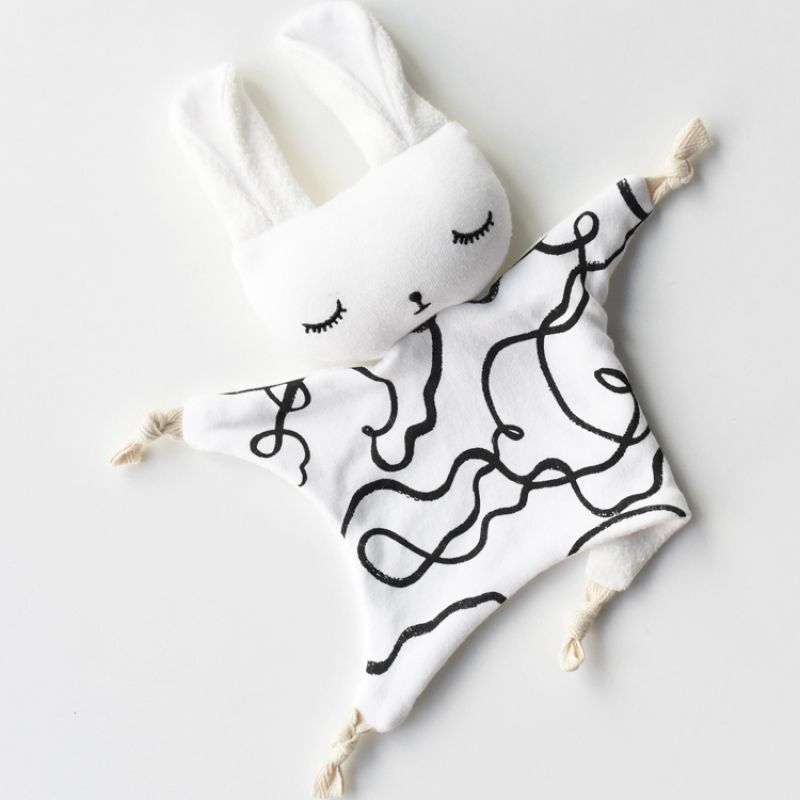 Doudou plat lapin rubans Wee Gallery