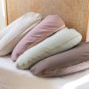 Coussin de grossesse Big Flopsy French Terry Vert de gris Béaba Ambiance 5