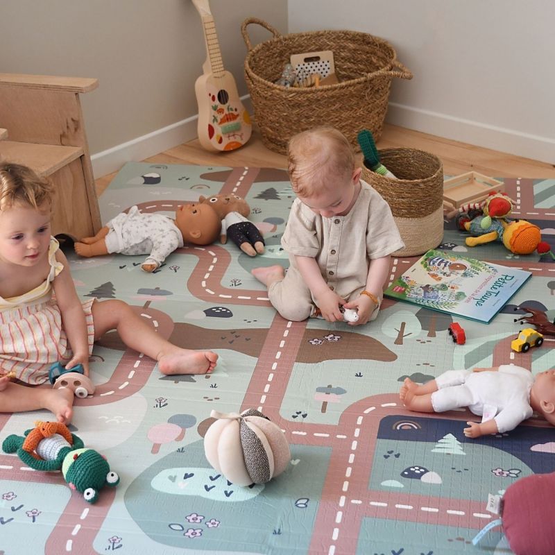 Tapis de motricité XL réversible Play Life Landform Béaba Ambiance 4