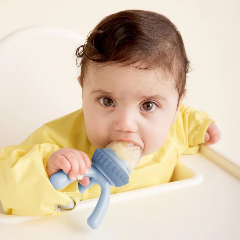 Sucette grignoteuse Lullaby Blue B.Box Ambiance 2