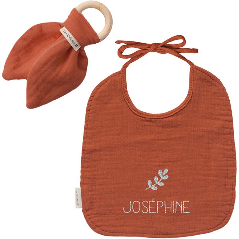 Set de naissance bavoir et anneau de dentition terracotta (personnalisable) Les Griottes Produit 1 grande taille