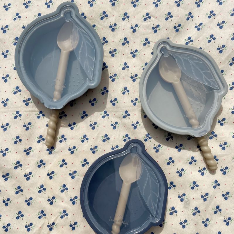 Lot de 3 moules à glaces citron en silicone bleu mix Konges Slojd Ambiance 2