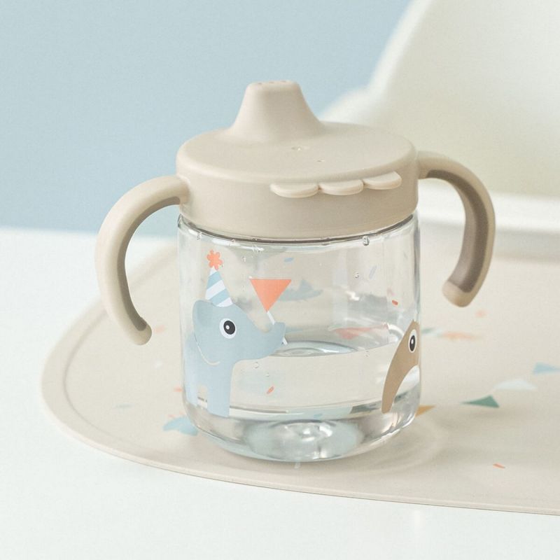 Tasse à bec à 2 anses Celebration Sable Done by Deer Ambiance 2