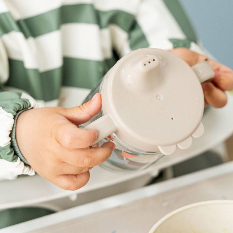 Tasse à bec à 2 anses Celebration Sable Done by Deer Ambiance 5