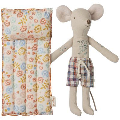 Souris de plage sur son matelas Papa Fleurs