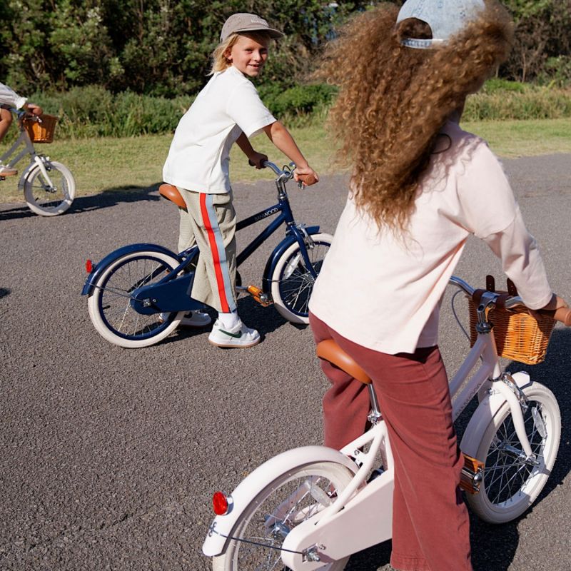 Vélo enfant Classic 14 pouces Pink Banwood Ambiance 8