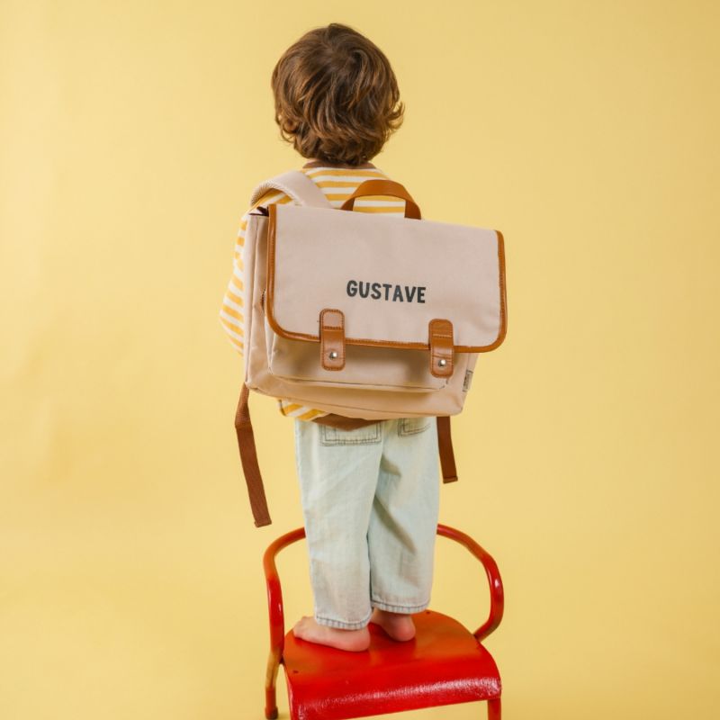 Cartable A4 maternelle Beige personnalisable (33 cm) Atelier Wagram Ambiance 7