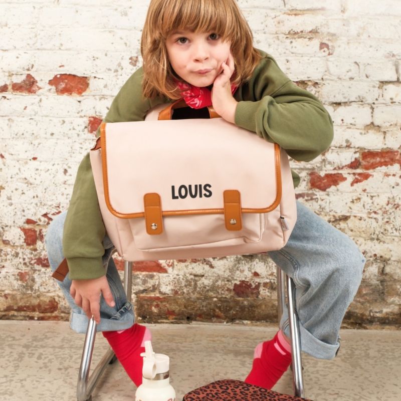 Cartable A4 maternelle Beige personnalisable (33 cm) Atelier Wagram Ambiance 8