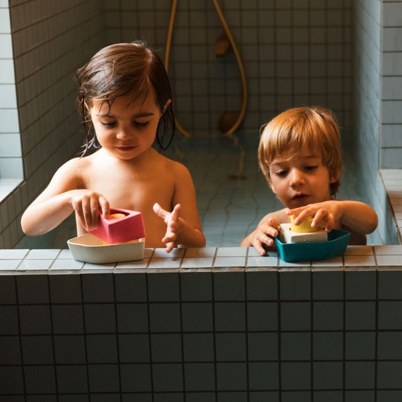 Jouet de bain bateau en caoutchouc jaune Oli & Carol Ambiance 6
