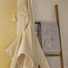 Serviette de bain grise Ours personnalisable (50 x 100 cm)  par L'oiseau bateau