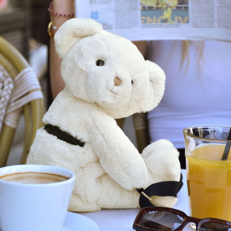 Sac bandoulière Doudou Ours ivoire (30 cm) Doudou et Compagnie Ambiance 2