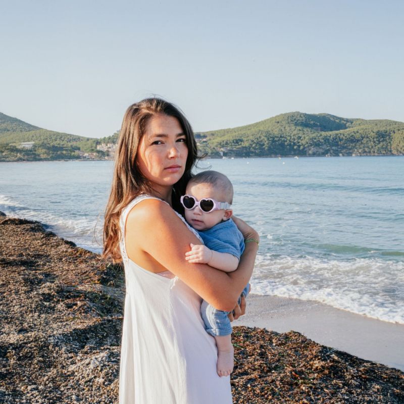 Lunettes de soleil bandeau Baby Coeur Lilas (0-9 mois) Béaba Ambiance 3