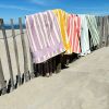 Serviette de plage rayée Thym personnalisable (70 x 140 cm) L'oiseau bateau Ambiance 6