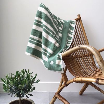 Serviette de plage rayée Thym personnalisable (70 x 140 cm)