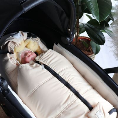 Chancelière pour siège-auto bébé en peau d'agneau NAADJA crème