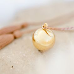 Bola de grossesse Origine cordon personnalisable (or jaune 18 carats) - Pleine Lune