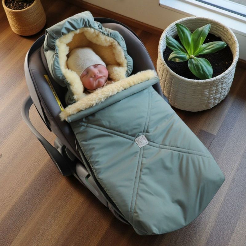 Chancelière pour siège-auto bébé en peau d'agneau EMMY vert sauge Kaiser Ambiance 2