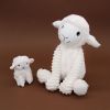 Peluche Mouton maman et bébé Les Ptipotos Blanc (31 cm) Les Déglingos Ambiance 5