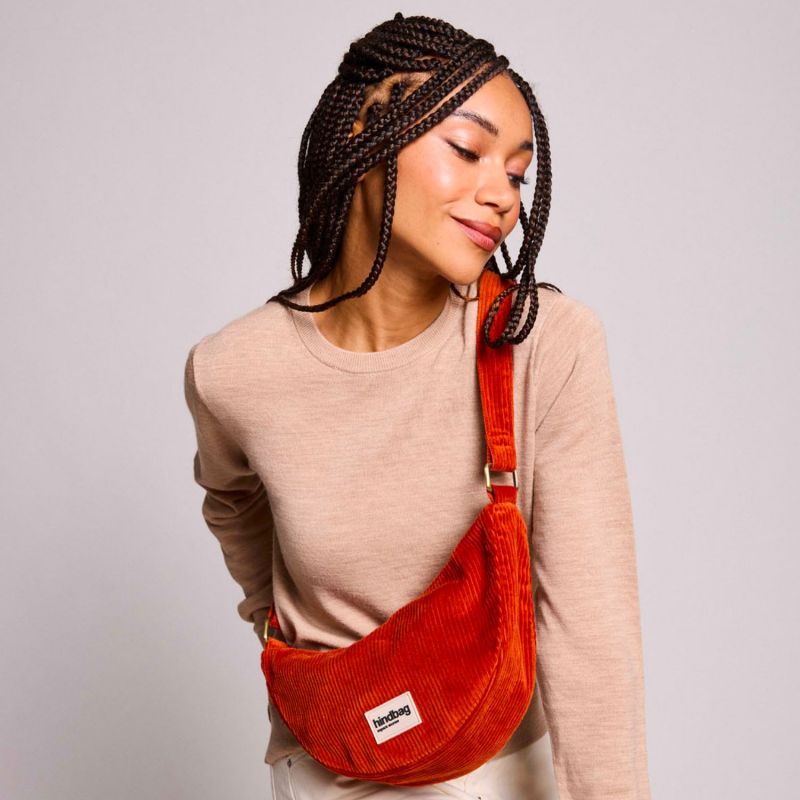 Sac banane Andrea Velours Brique Hindbag Ambiance 2