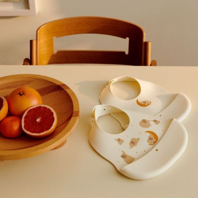 Lot de 2 bavoirs en silicone Ember Elephant Crème de la crème