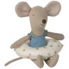 Souris de plage avec bouée petite sœur à pois multicolores Maileg Produit 2