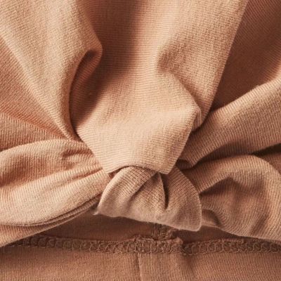 Bonnet de naissance noué cassonade