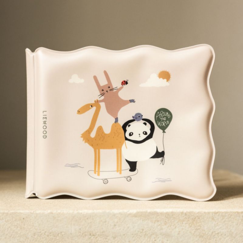 Livre de bain magique Waylon Around the world Liewood Ambiance 2