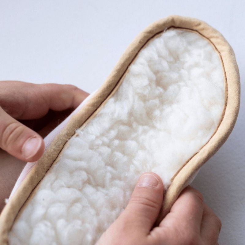 Chaussons Les Petits Velours Gris Vert (pointures 21-23) Les Pas Petits Ambiance 6