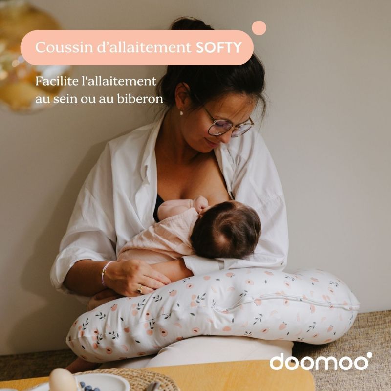 Coussin d'allaitement Softy Peaches Doomoo Ambiance 2