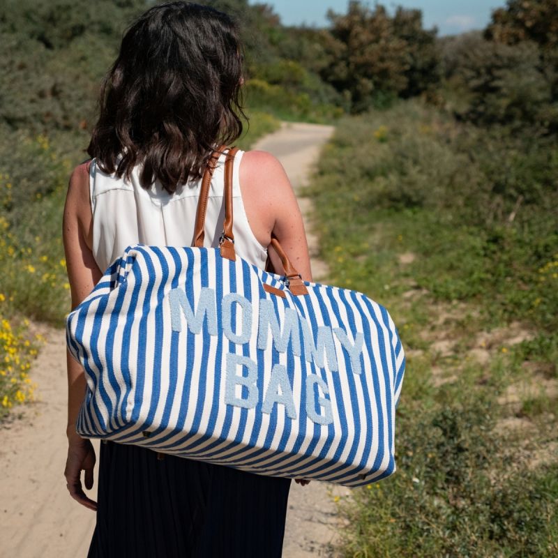 Image d'ambiance de présentation du produit Sac à langer Mommy Bag rayures bleu électrique-bleu clair - Childhome