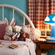 Grande peluche Plume le lapin Après la pluie (44 cm)