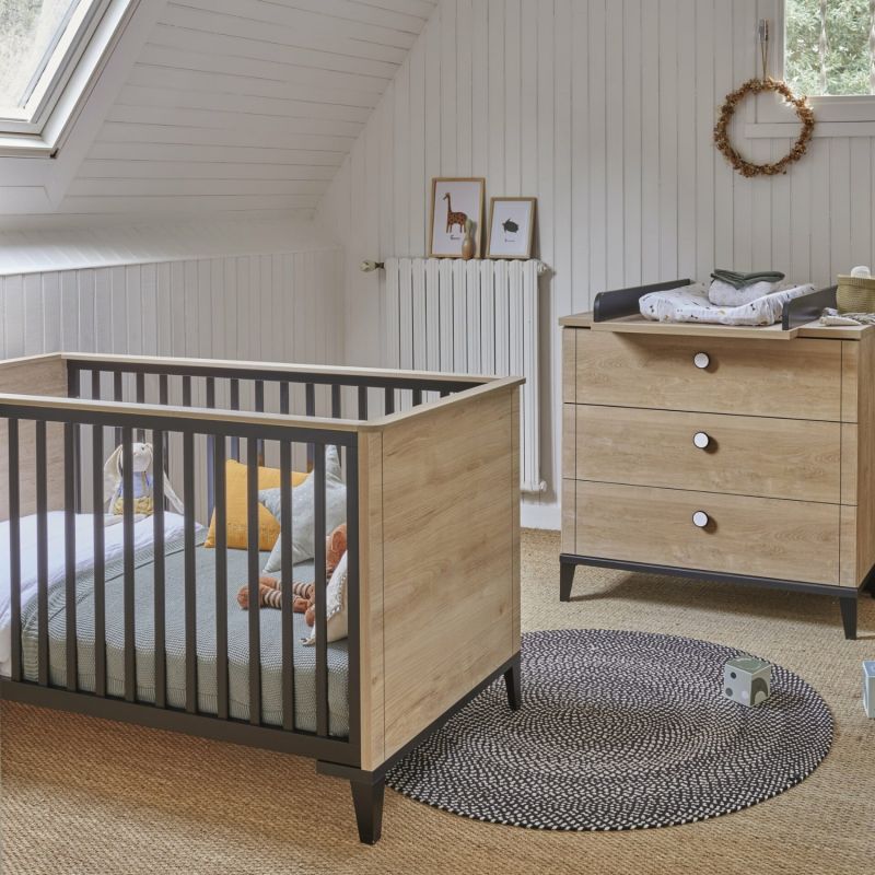 Lit bébé évolutif 70x140 cm avec 2 pans de transformation en chêne Marcel Galipette Ambiance 3