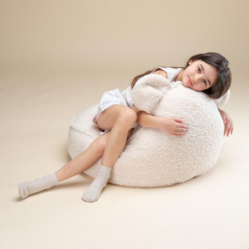 Pouf ours et repose-pieds Cream White molletonné Wigiwama Ambiance 5