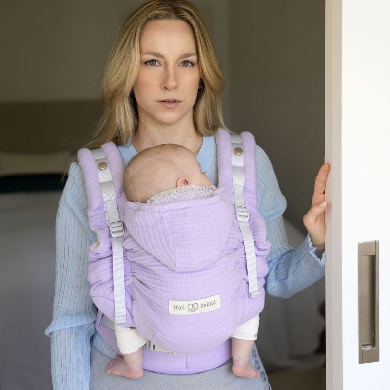 Porte bébé HoodieCarrier 2 Lilas Love Radius Ambiance 2